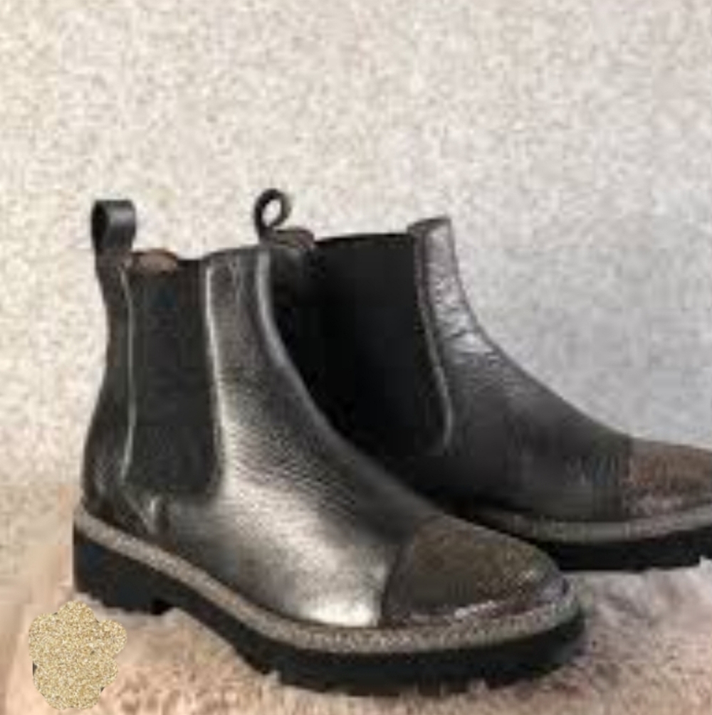 Pertini Chelsea Boots Style#13937. Size EU 40 US 9.